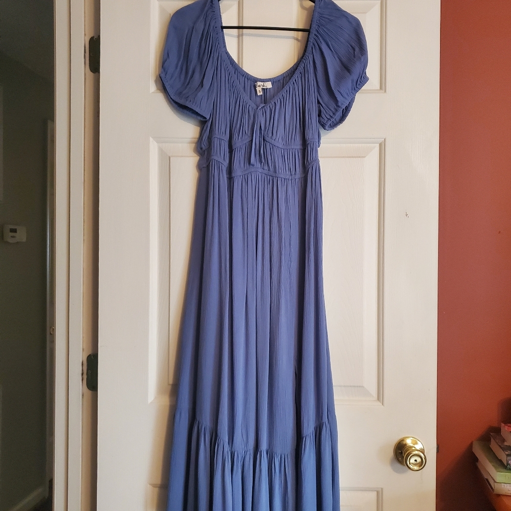Hint of Blush Midi Dress